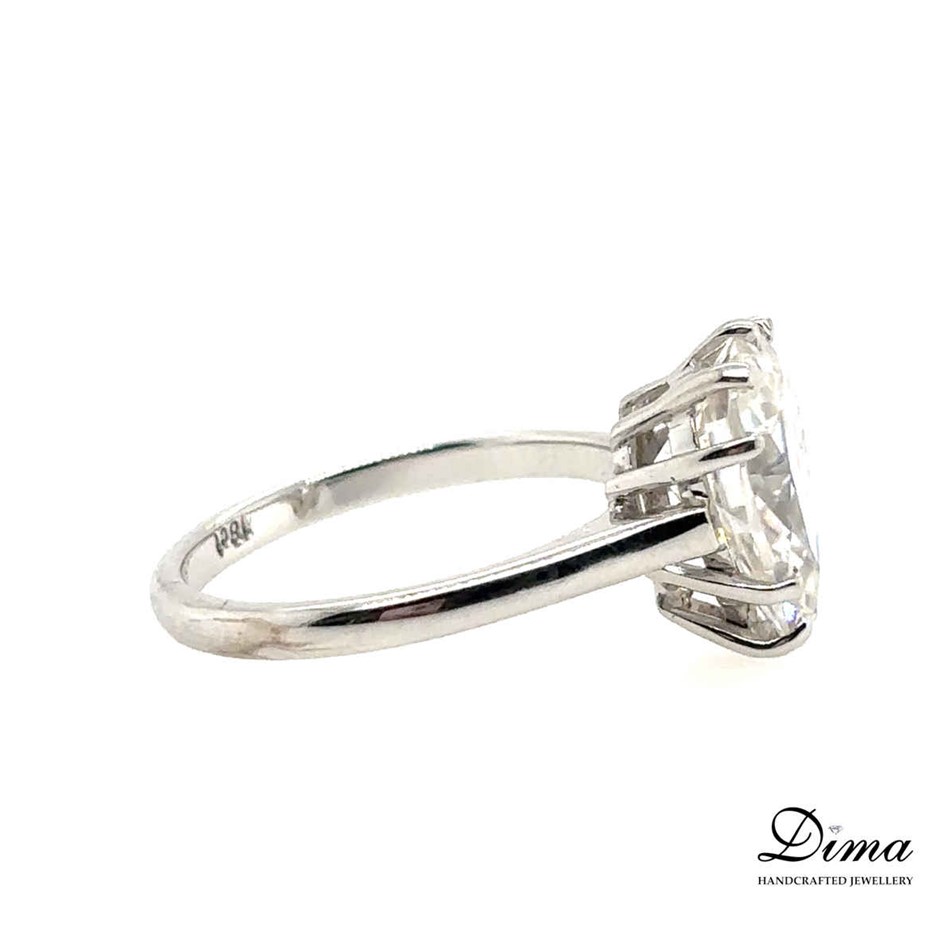 18K White Gold Moissanite Ring