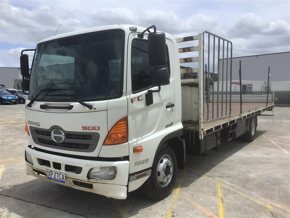 2013 Hino FC 500 4 x 2 Tray Body Truck
