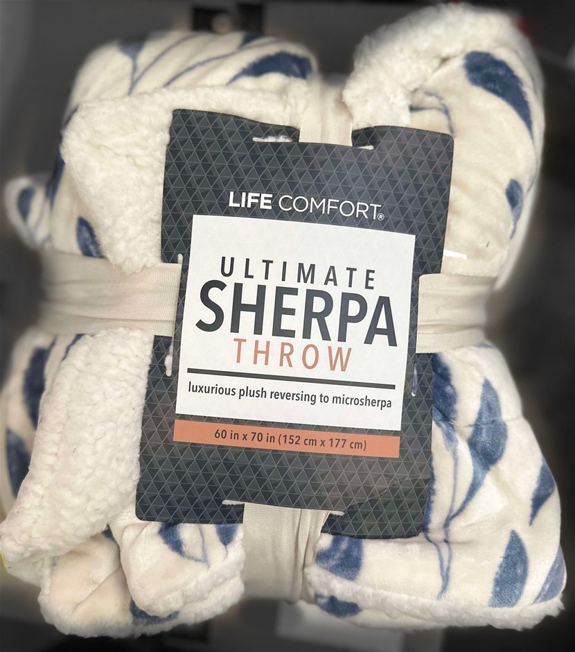 LIFE COMFORT Ultimate Sherpa Throw, White/Blue Leaves, 152cm x 177cm.