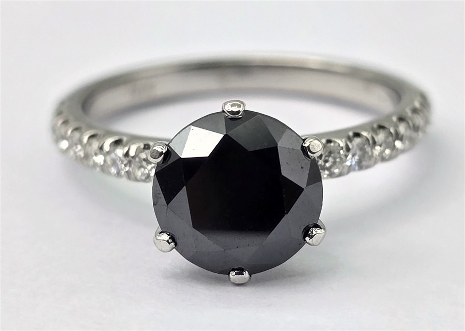 No Reserve 18 Carat White Gold And Diamond Ring