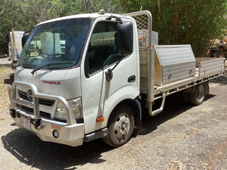 2014 Hino 300 Tradeace Service Truck