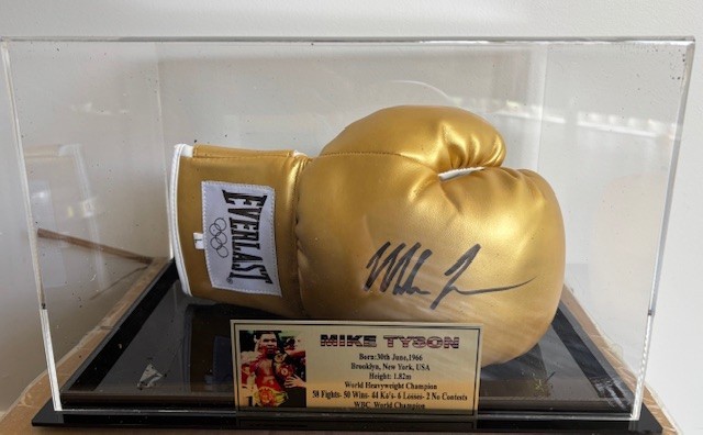 Sporting, Music & Movie Memorabilia Sale