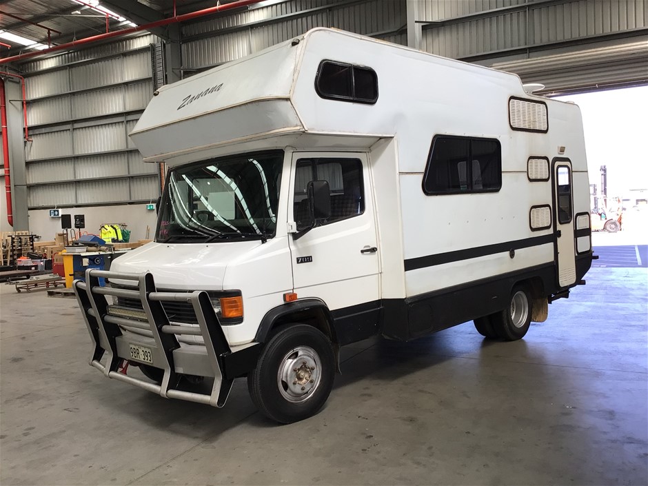 1990 Mercedez Benz 709 Off Road Camper