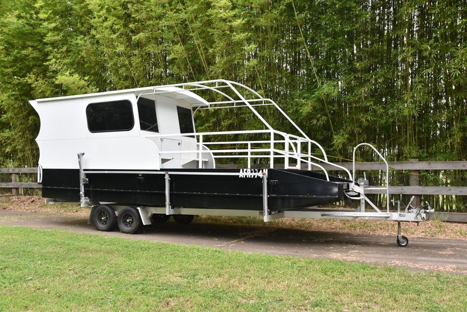 2010 Aluminium Houseboat with Aluminium Trailer