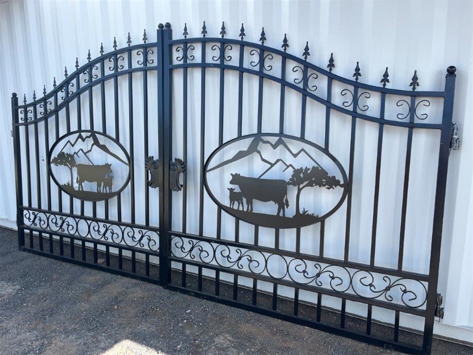 Set of 2 2025 8FT Cow Design Wrought Iron Style Gates (Unused)