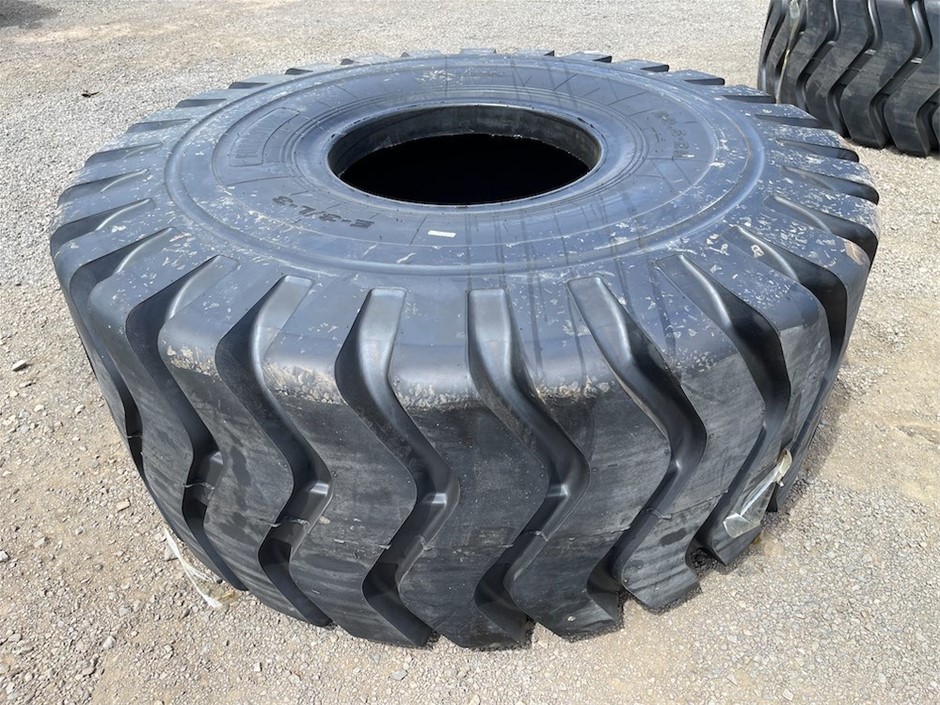 Quantity of 1 29.5-25 Earthmoving Tyre (Unused)