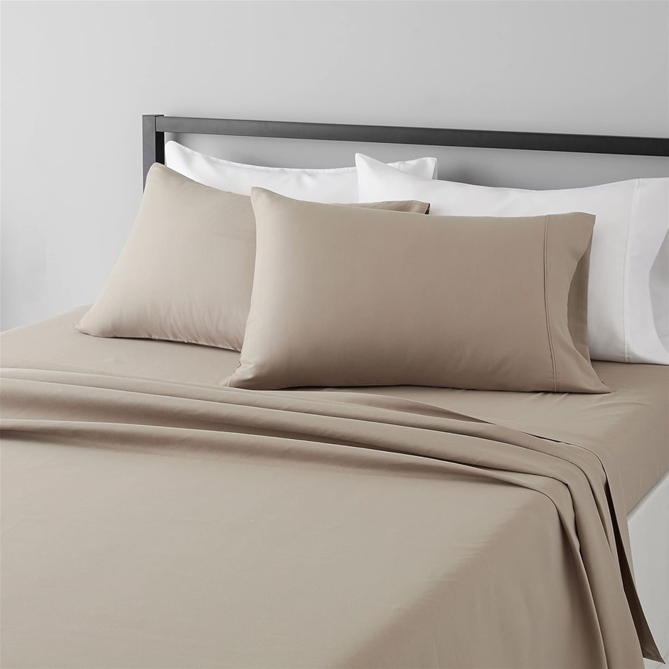 AMAZON BASICS Lightweight Super Soft Easy Care Microfiber Bed Sheet Set wit
