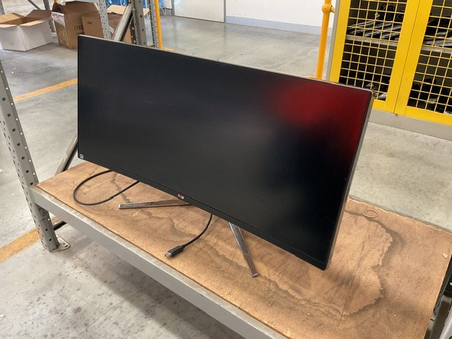 LG 34 Inch Curved UltraWide Monitor Auction (0083-9058286) | Grays ...