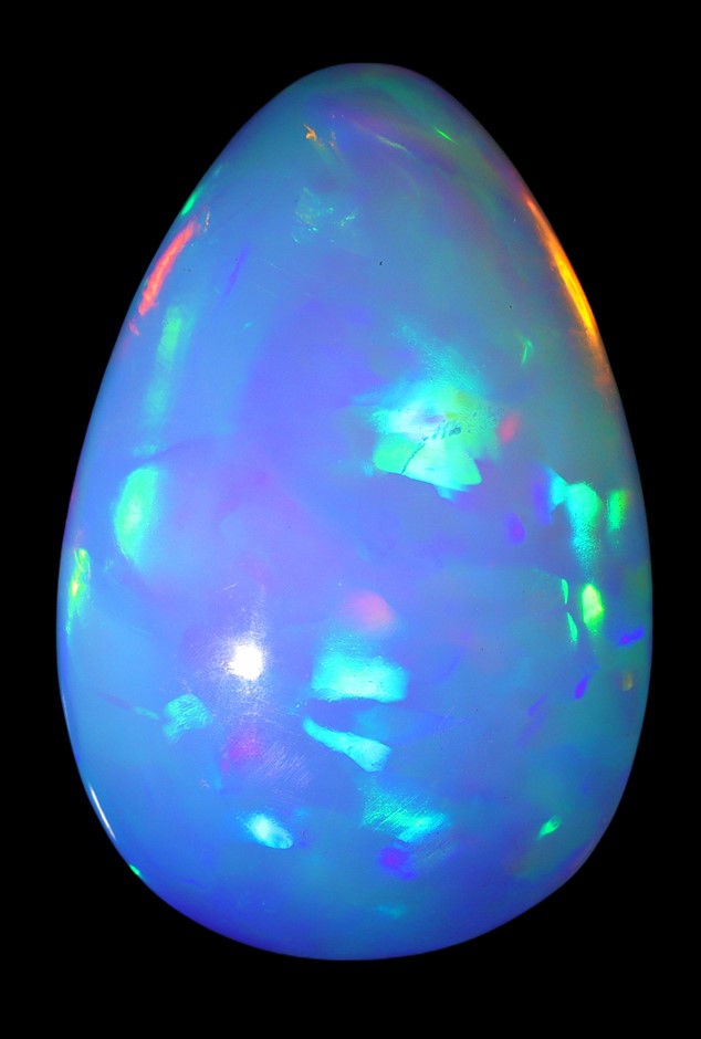 5.56 Carats Color Play Ethiopian Opal