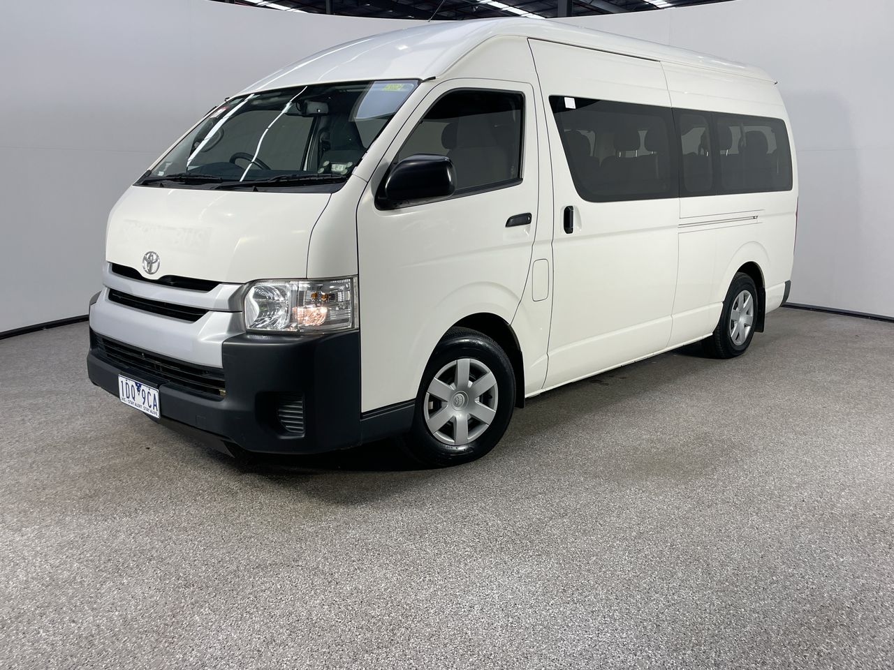 2014 Toyota Hiace Commuter KDH223R Turbo Diesel Automatic 14 Seats Bus