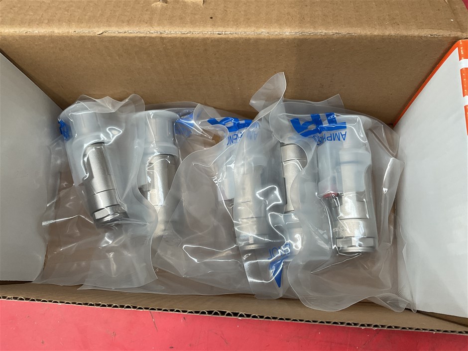 5 x Unused PL18W-301-50 Amphenol Connectors