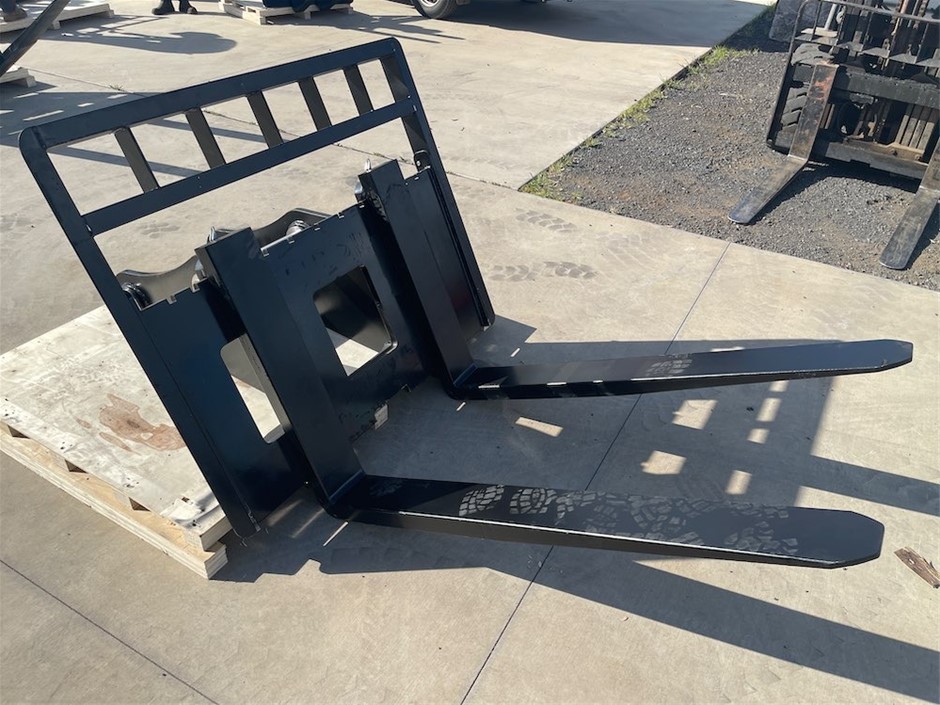 2025 Excavator Pallet Forks Attachment (Unused)