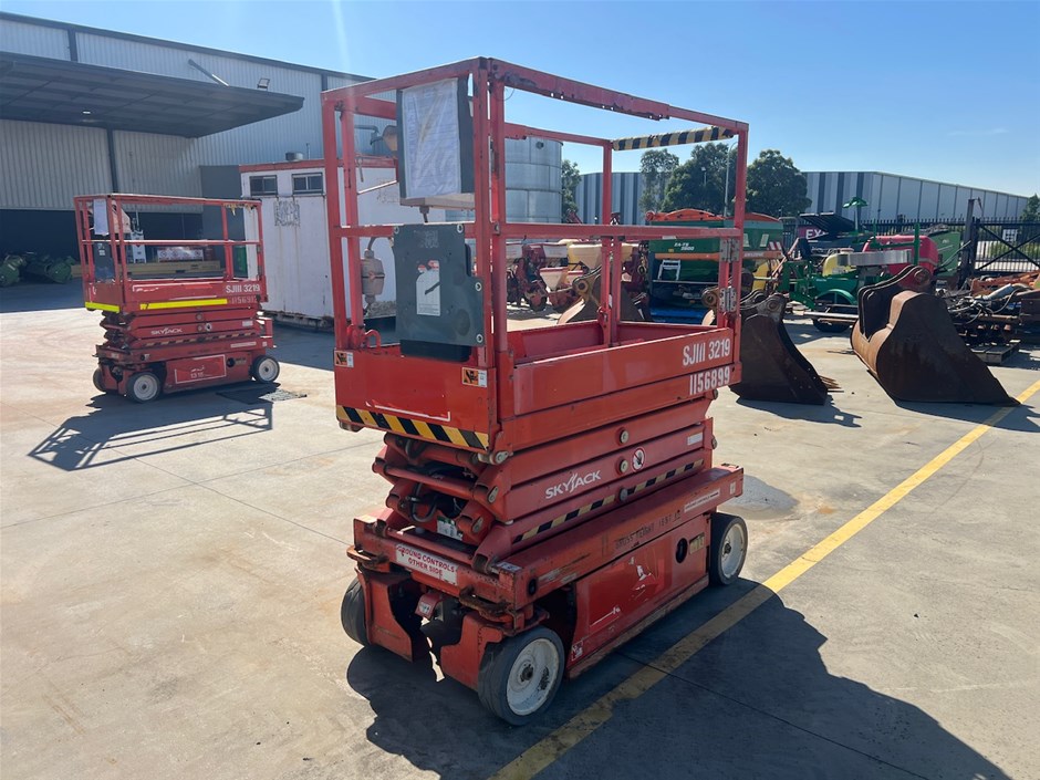 Mobile Plant & Equipment Auction - VIC Pick Up