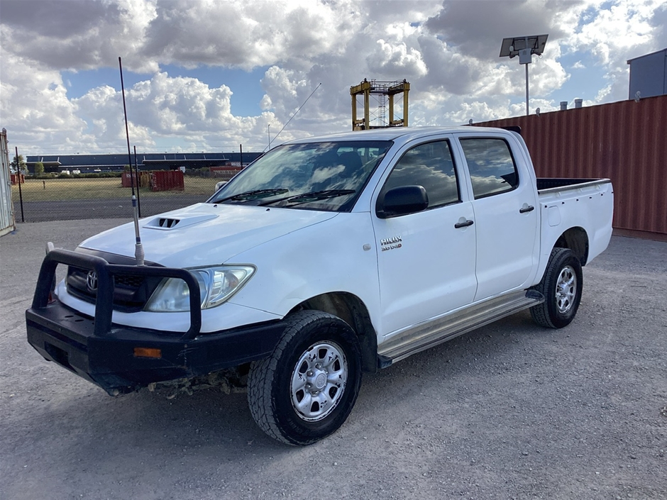 2010 Toyota Hilux SR (4x4) KUN26R Turbo Diesel MT Dual Cab