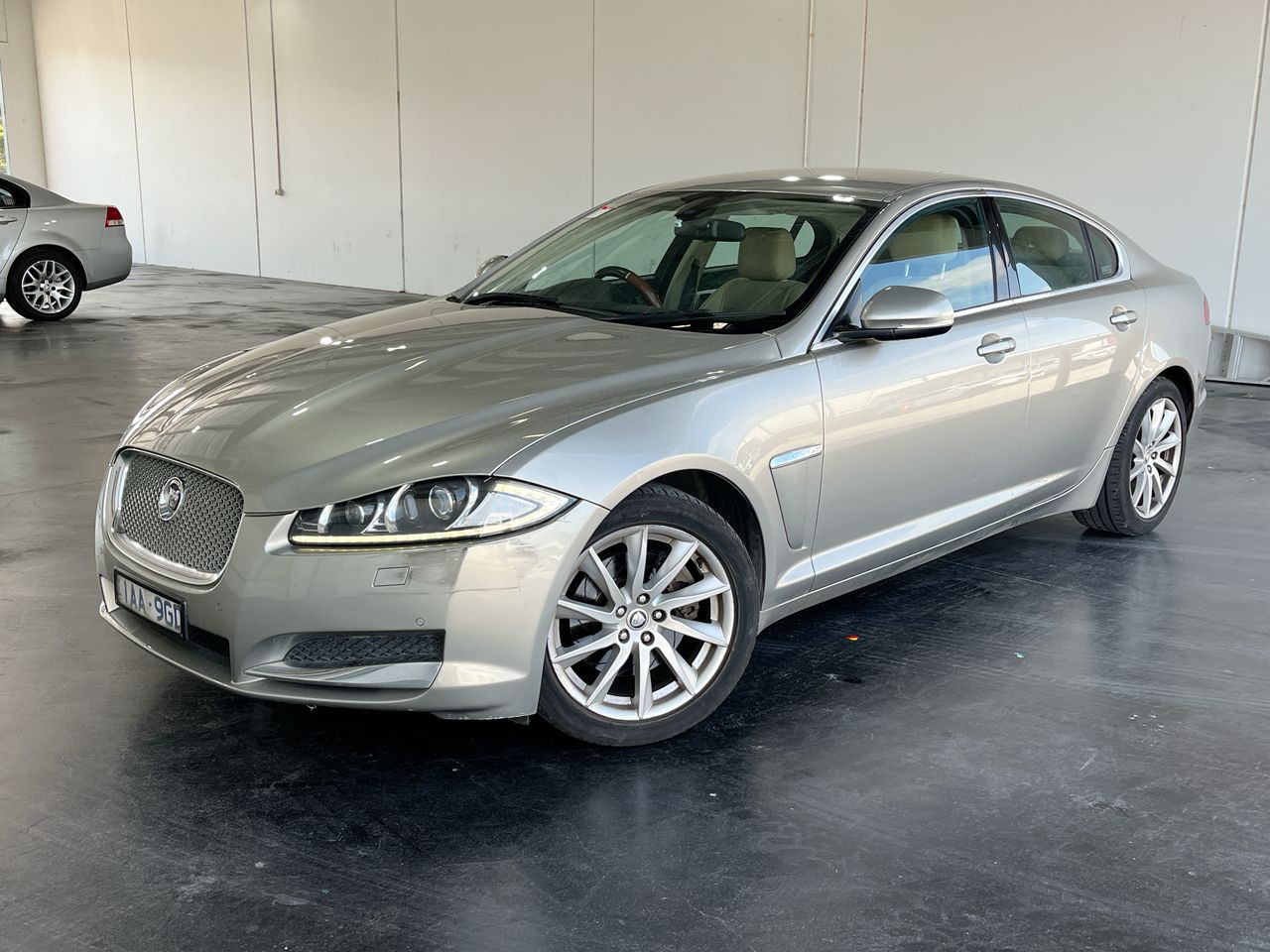 2013 Jaguar XF 2.2D LUXURY Turbo Diesel Auto - 8 Speed Sedan