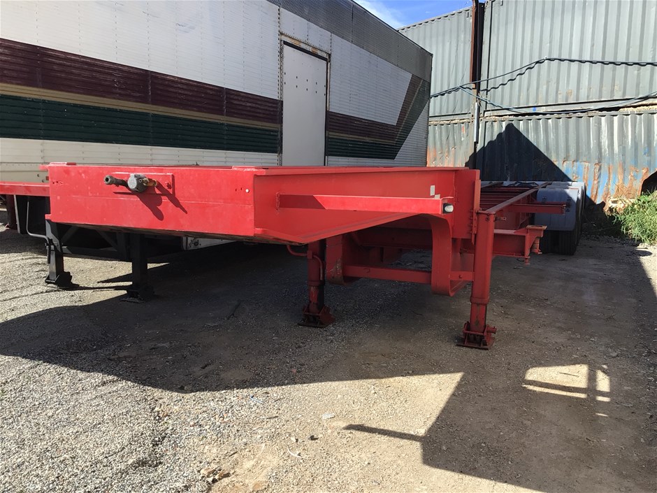 <p>1994 HaulMark Trailers 3ST36 Quadaxle Skeletal Trailer</p>
