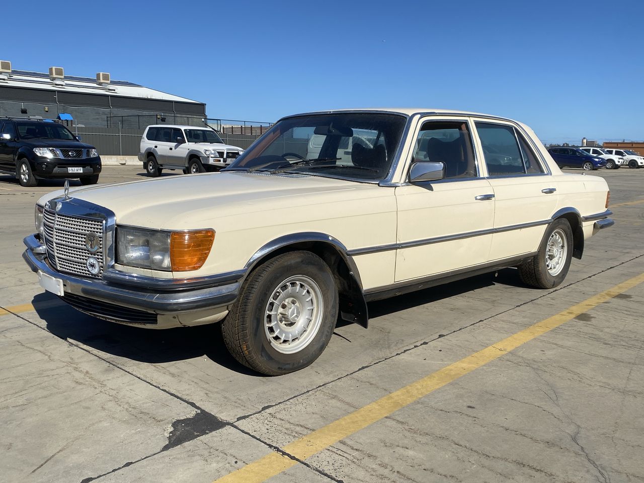 1975 Mercedes 450SE Automatic Sedan