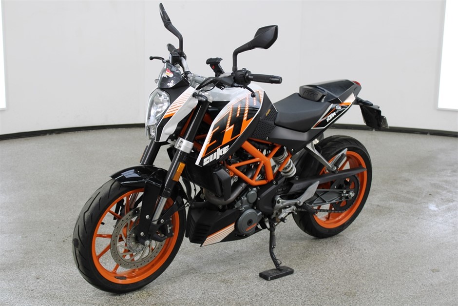KTM 390 Duke Solo seater Road, 20338 km indicated