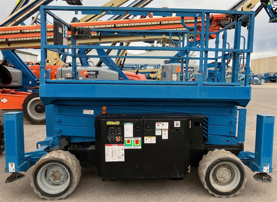 2014 Genie GS3369RTAU Scissor Lift - 33ft (10.0m) - Diesel (Wingfield ...
