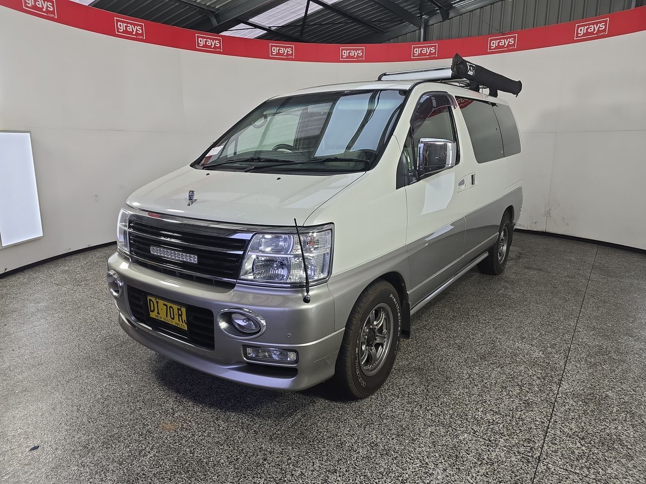 2001 NISSAN ELGRAND CAMPERVAN Automatic Van