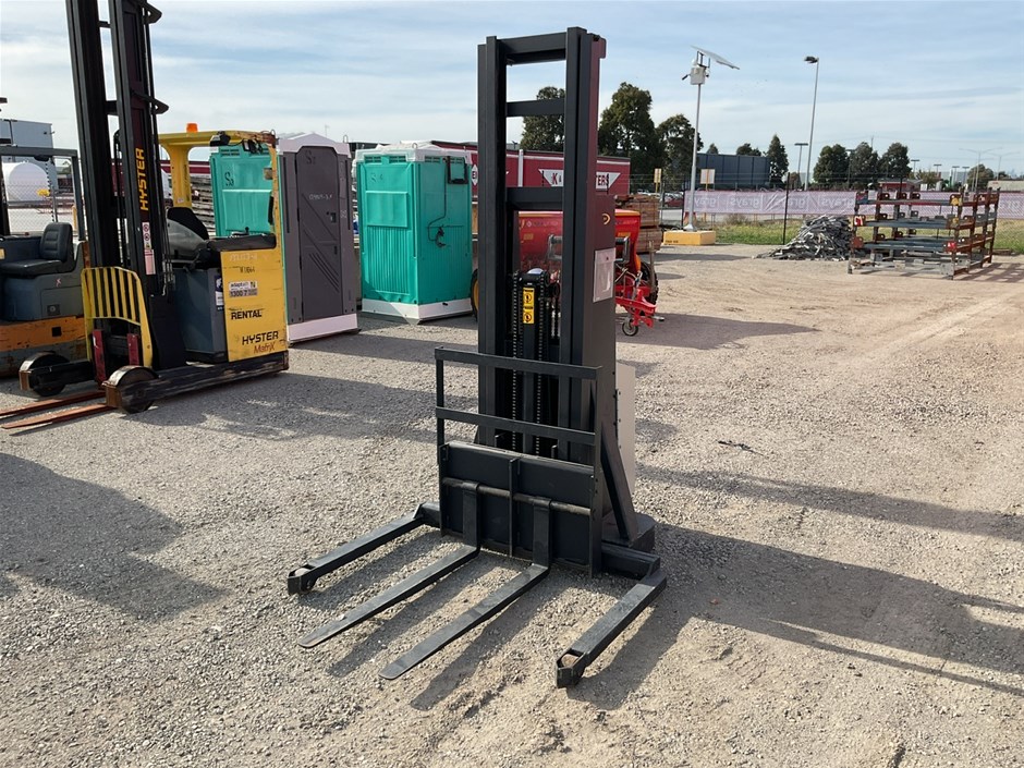 No Reserve Crown 20TMT130A Walkie Stacker