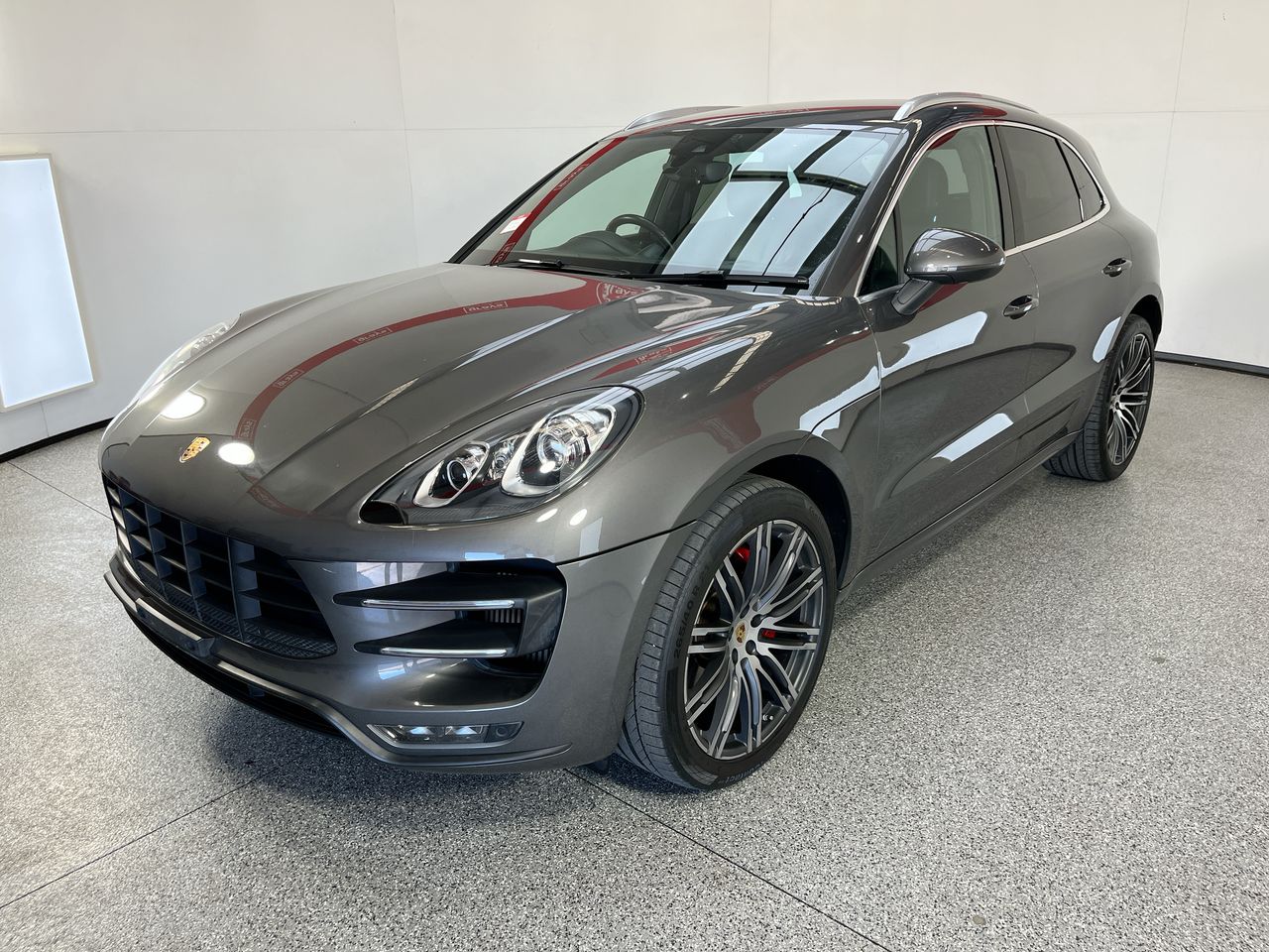 2014 Porsche MACAN Turbo 95B Automatic Wagon