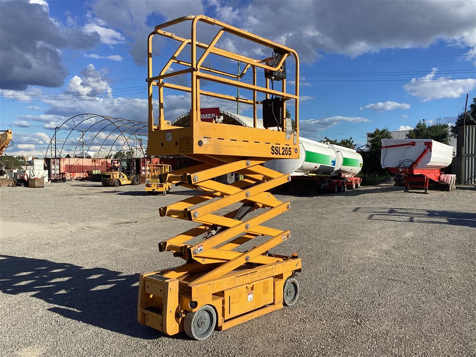 2015 Haulotte Optimum 8 Scissor Lift
