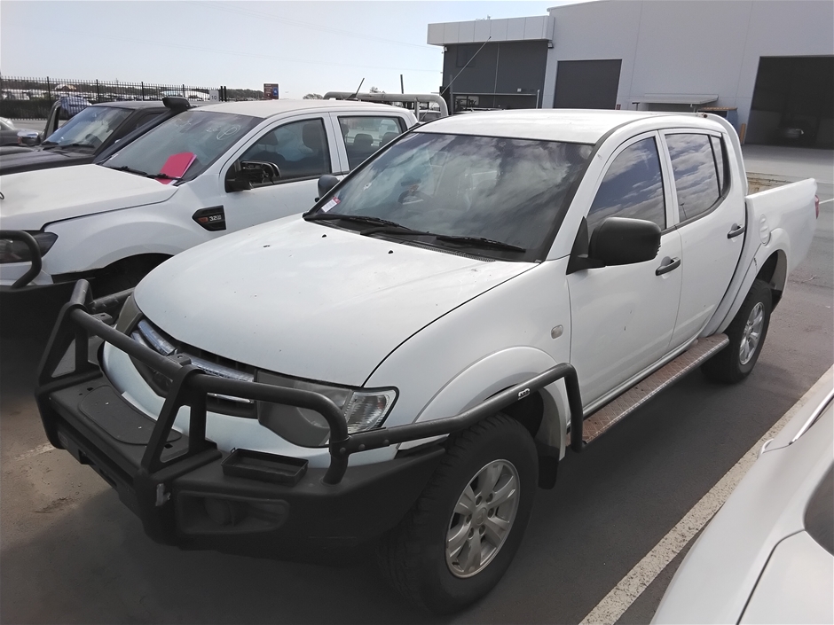 2015 Mitsubishi Triton GLX (4x4) MN Turbo Diesel Automatic