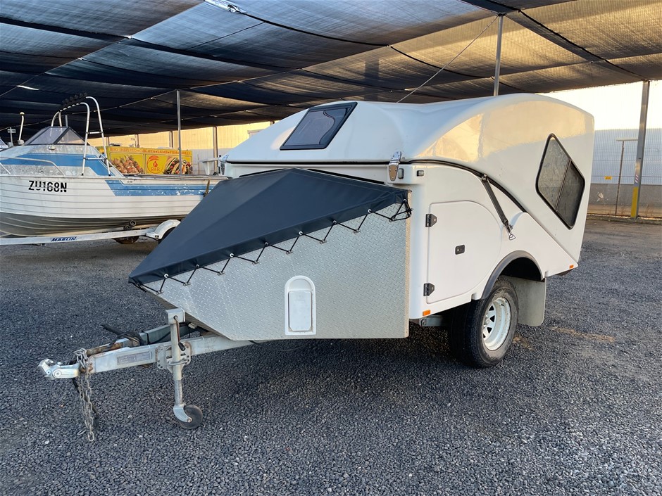 2006 Innovan Camper Trailer