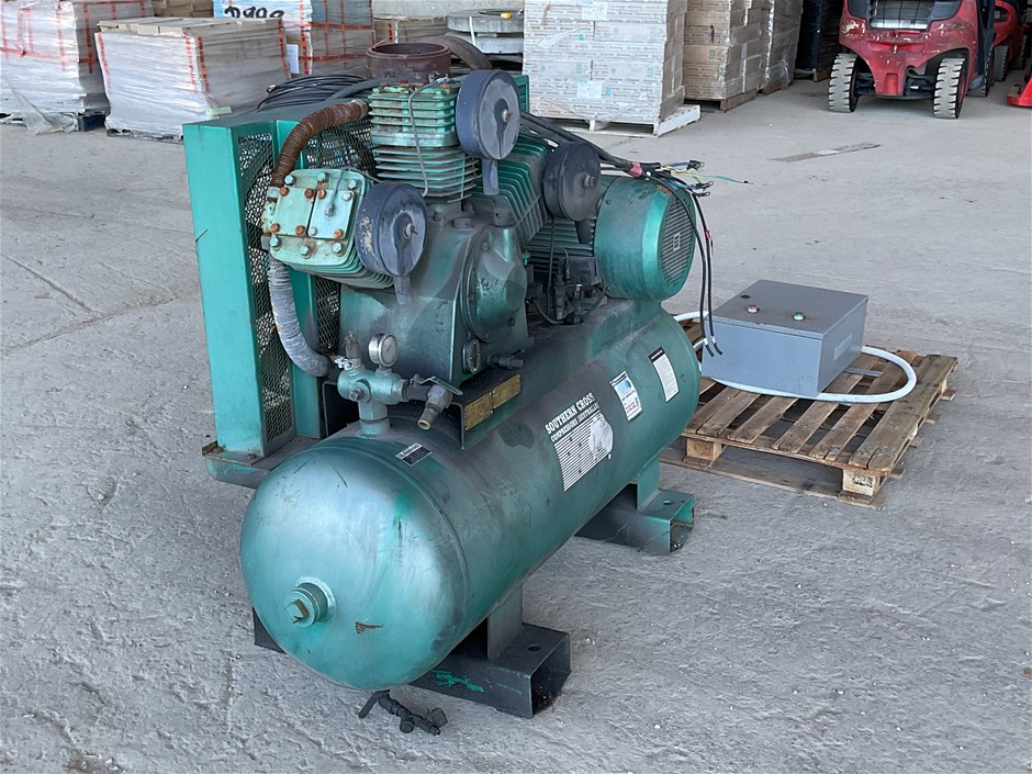 No Reserve Air compressor, Router & Dust Extractor 