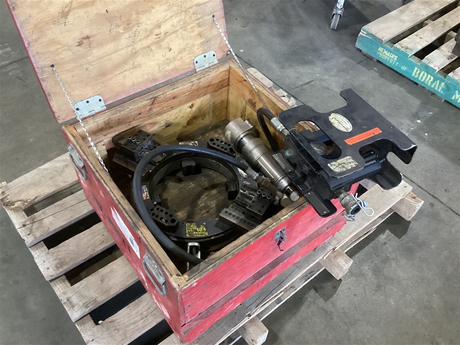 Hydratight ClamShell Pipe Cutter In Case