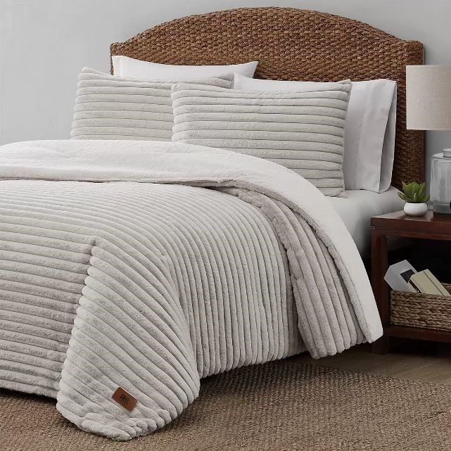 FRYE CHANNEL 3pc King Comforter Set, 274cm x 249cm, Biscuit. NB: Not in ori