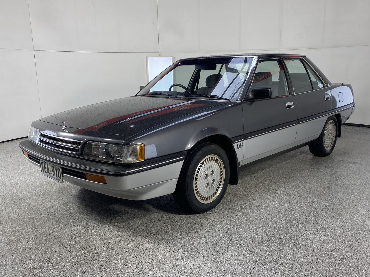 1990 Mitsubishi Magna Elite Automatic Sedan