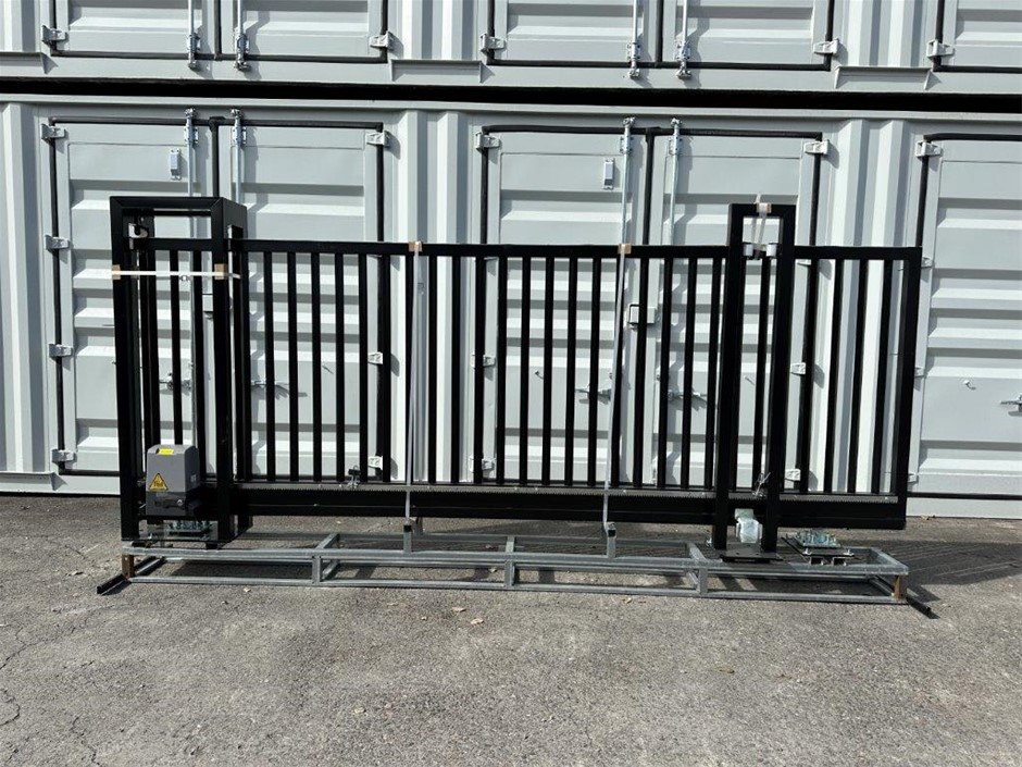 Unused 4M Electric Sliding Gates Vertical Style