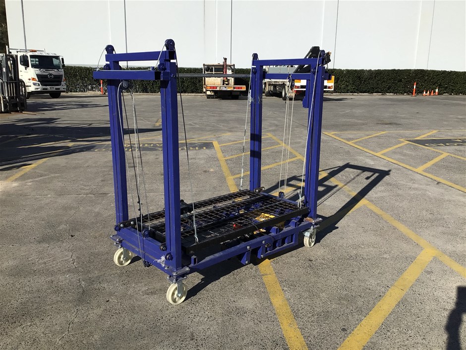 No Reserve Lift Platform & Reach Forklift