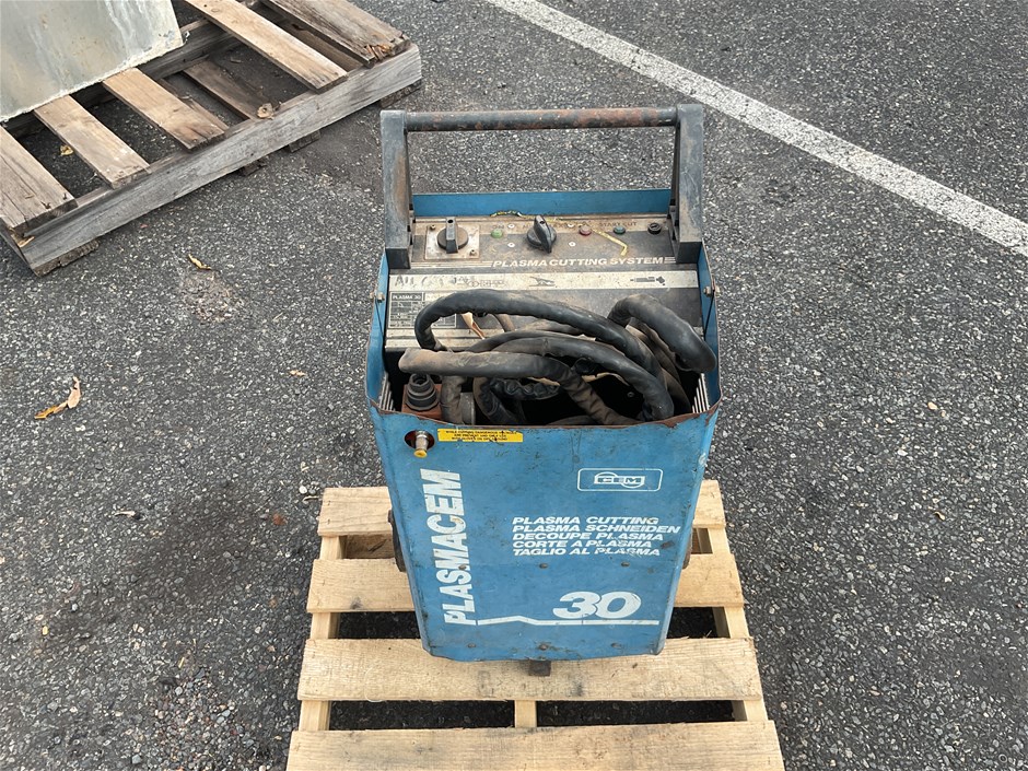 Unreserved Warehouse Clearance