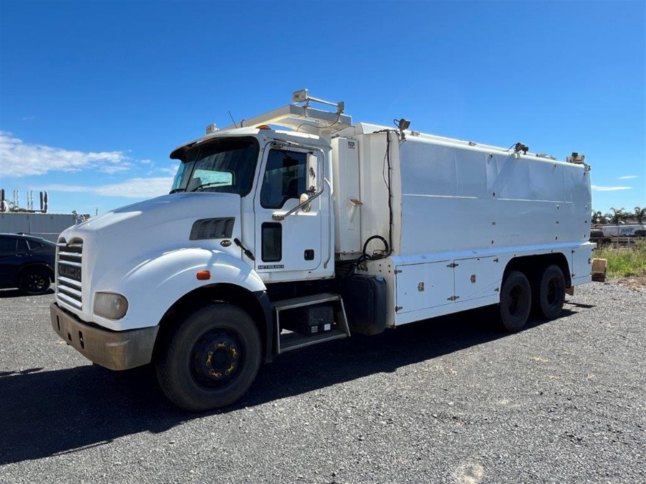 07/2012 Mack CSMR 6x4 Rigid 6 x 4 Service Truck
