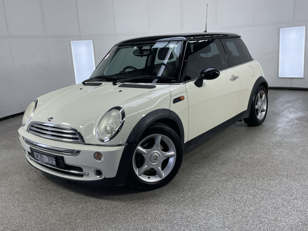 2005 Mini Cooper Automatic Hatchback