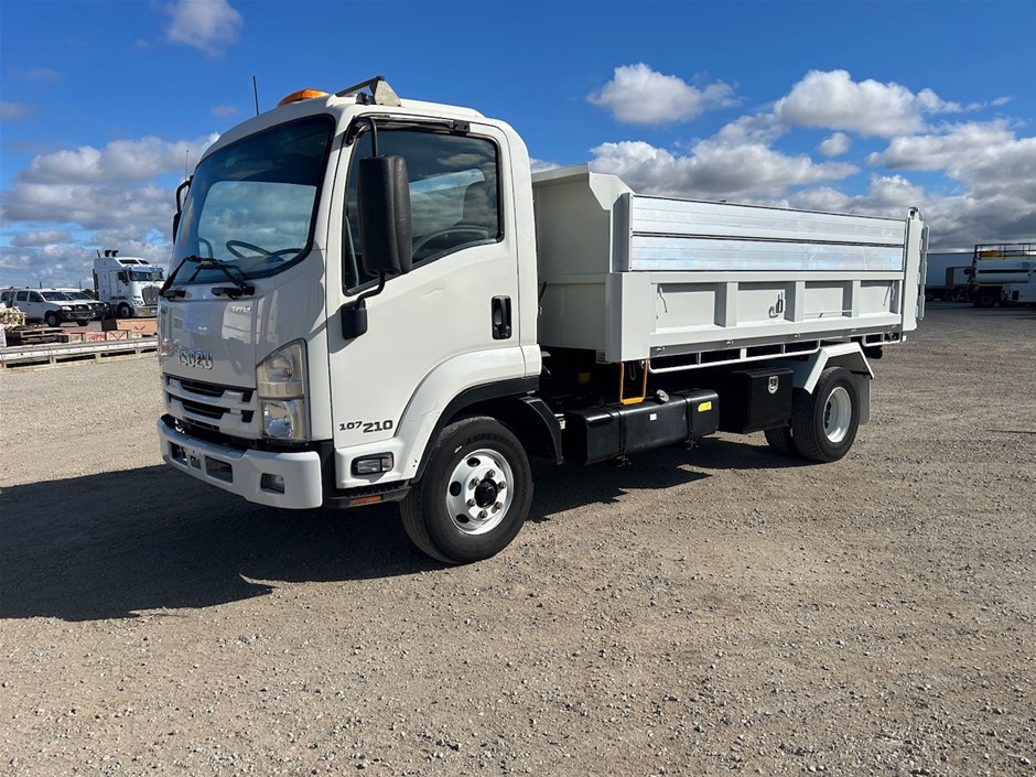 2018 Isuzu FRR 4 x 2 Tipper Truck