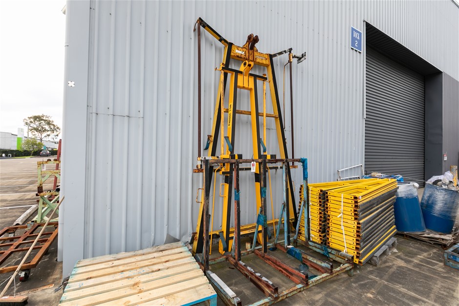 2018 BGE XG5PAC1 Lifting Glass Panel Frame Auction (0051-5060672 ...