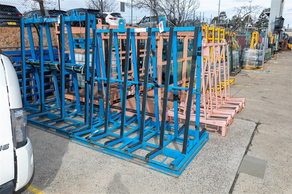 Dual Side Slope Back Glass Transport Stand Auction (0240-5060672 ...