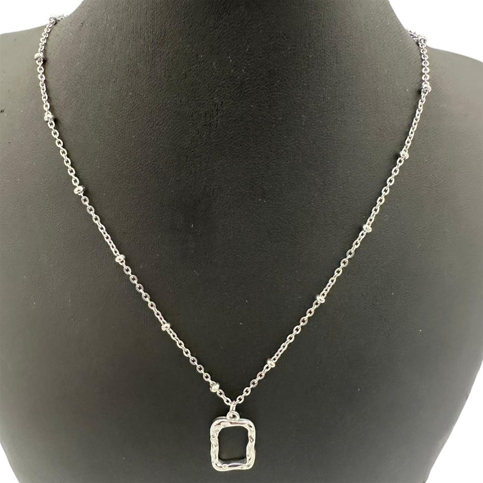 Rectangular Geometric Necklace in Silver