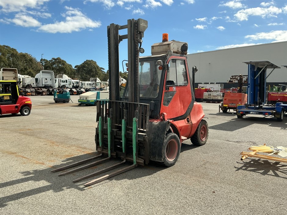 Unreserved Linde Counterbalance Forklifts