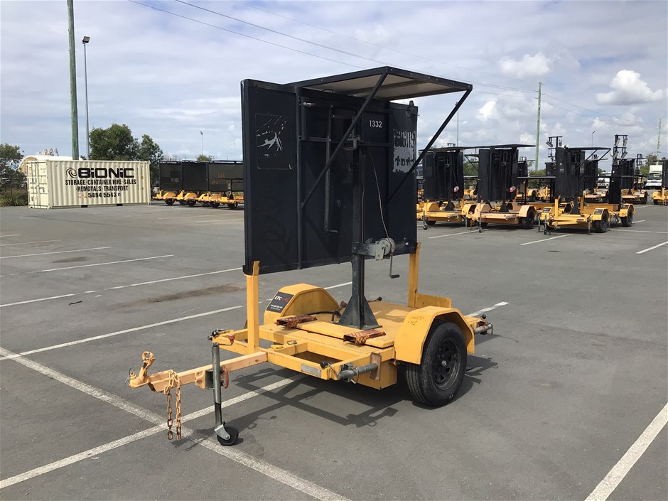 <p>2007 Giga Signs Sign Board Single Variable Message Sign Trailer</p>