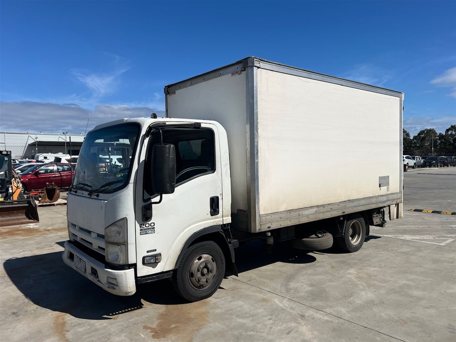 2013 Isuzu NH NNR 4 x 2 Pantech Truck - Vic