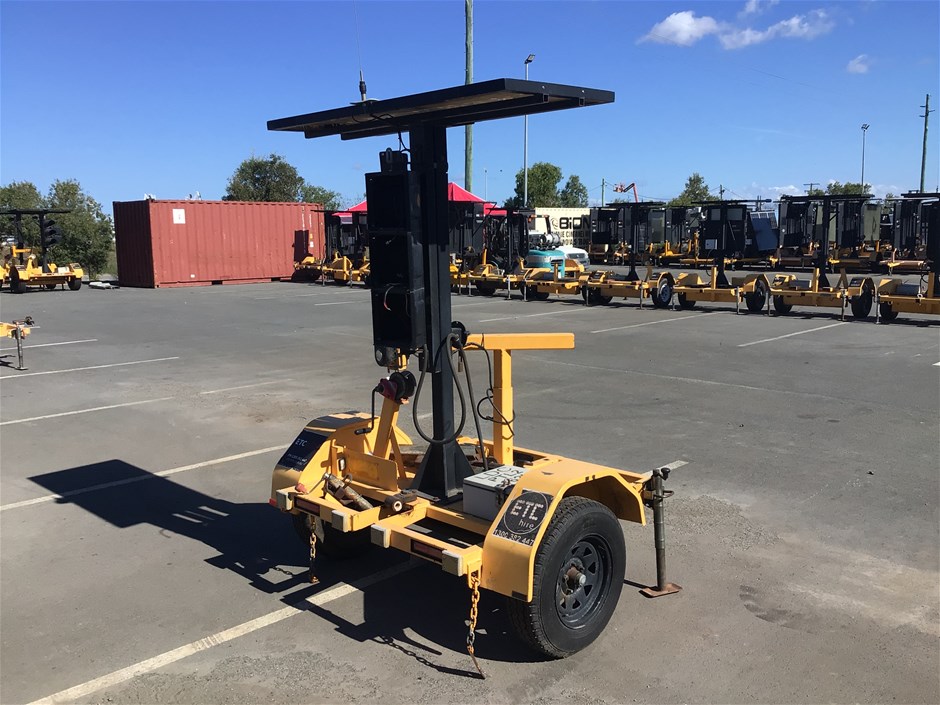 <p>2013 Giga Traffic Control Single Traffic Control Unit Trailer</p>