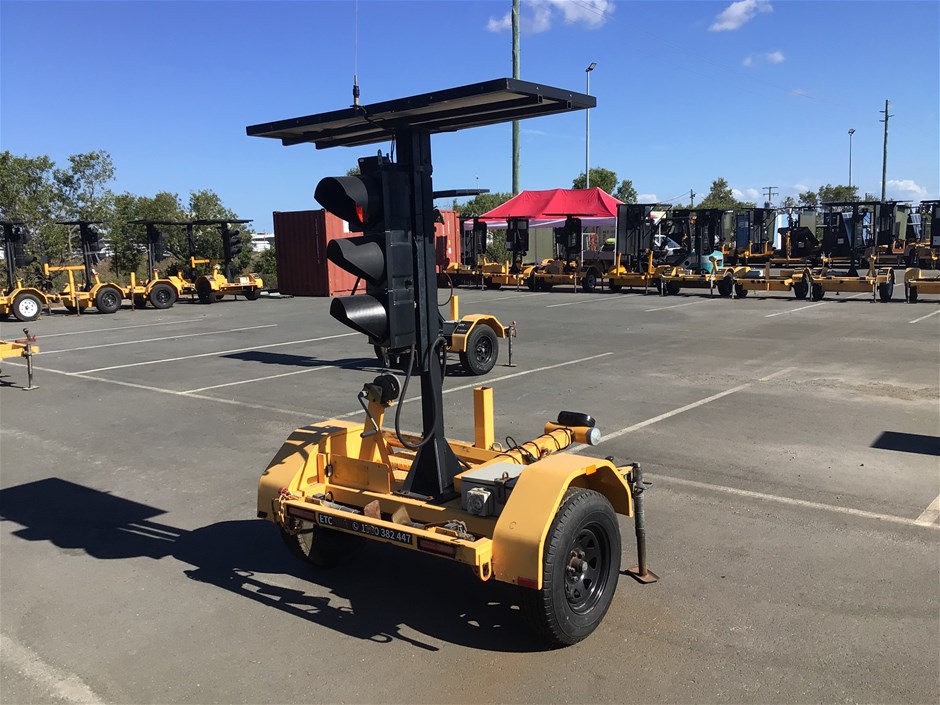 <p>2017 Global Traffic - PTL2 Single Traffic Control Unit Trailer</p>