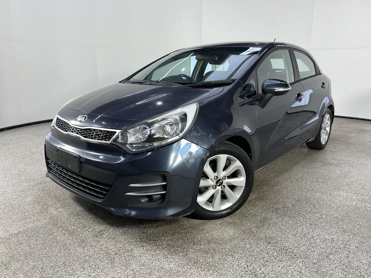 Stilvolle Kia Rio Automatik Fotosnull