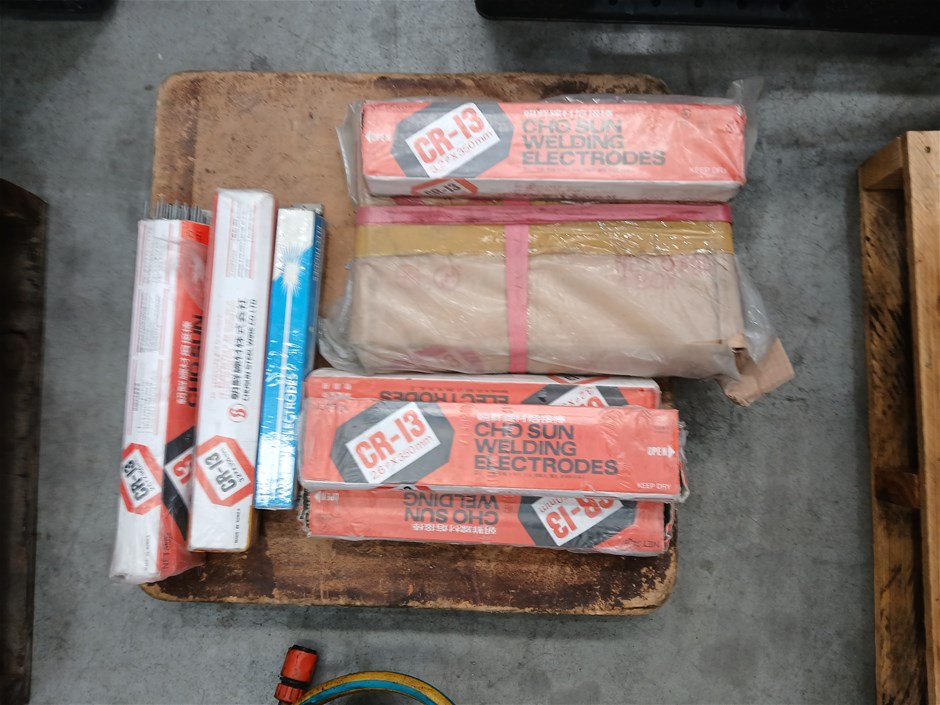 <p>8x cartons of Welding Electrodes</p>