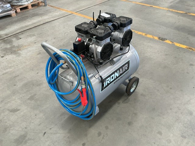 <p>IironAir 8 Bar Air Compressor </p>